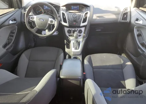 2014 Ford Focus Se z USA, uszkodzony, nr VIN 1FADP3F2XEL418522